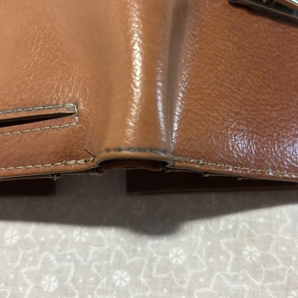 Liz Claiborne Trifold Wallet - Picture 12 of 13
